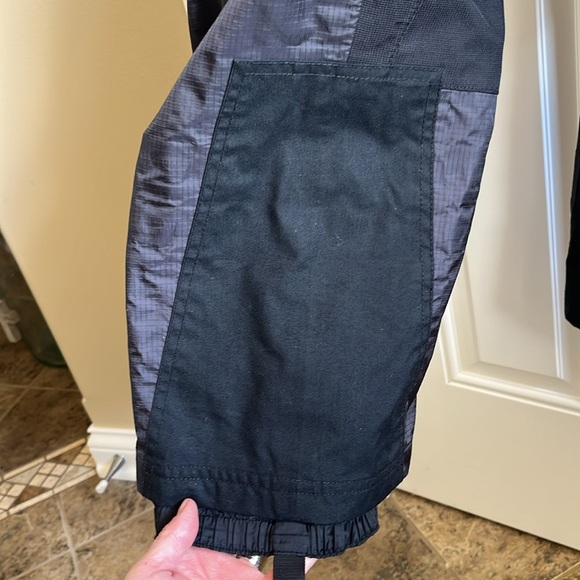 Women’s Mountain Hardwear Bibs - Picture 9 of 10